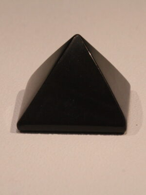 Πυραμίδα από Μαύρο Όνυχα